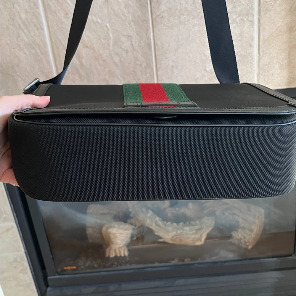 🖤 AUTHENTIC GUCCI Techno Canvas Web Messenger Bag – Black 🖤
